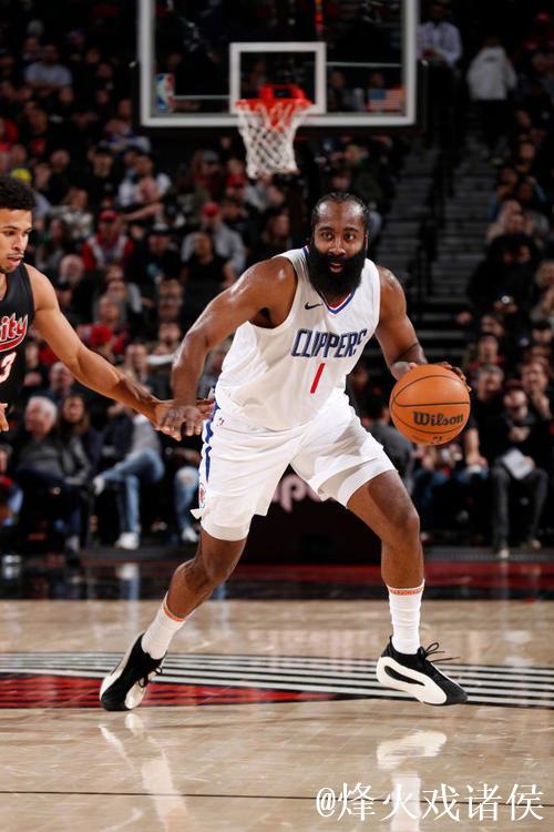 哈登达成新纪录，快船59分血洗篮网，灰熊力克马刺